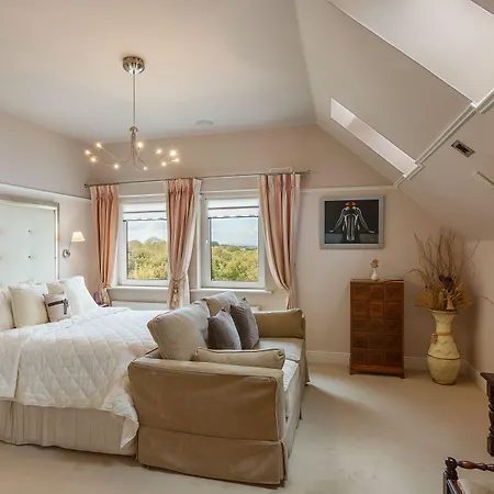 לינה וארוחת בוקר Dun Ard 5*