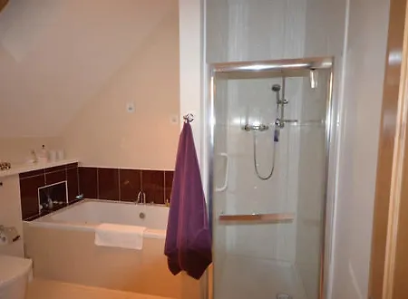 לינה וארוחת בוקר Dun Ard דנגרבן